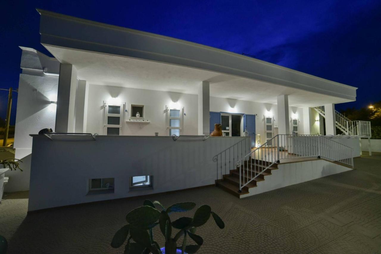 La Caletta Bed And Breakfast Torre Santa Sabina Exterior photo